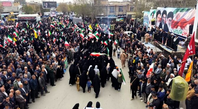 راهپیمایی باشکوه جان‌فدایی‌ها در نورآباد دلفان 