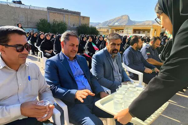 جشن مهر ایثار و نماز و بازگشایی مدارس یک مهر در دبیرستان هیأت امنایی فرهیختگان
