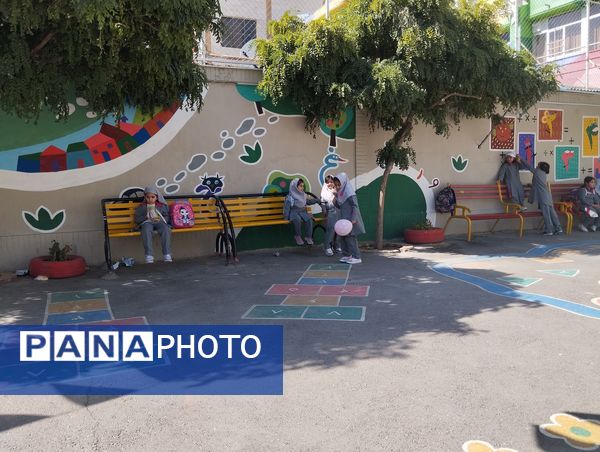 اغاز سال تحصیلی در دبستان دخترانه ربابه اکبرزاده