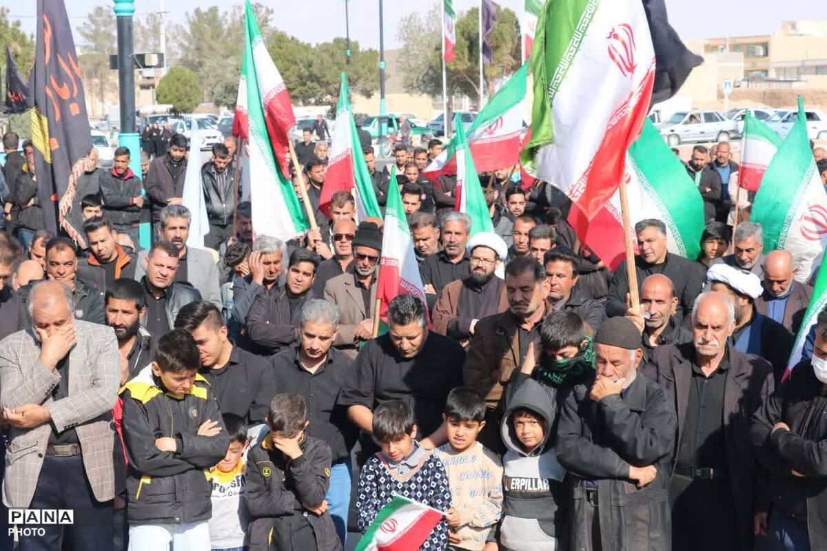 سوگواری مردم ولایتمدار بخش بهمن ابرکوه در پی شهادت رهبر معظم انقلاب