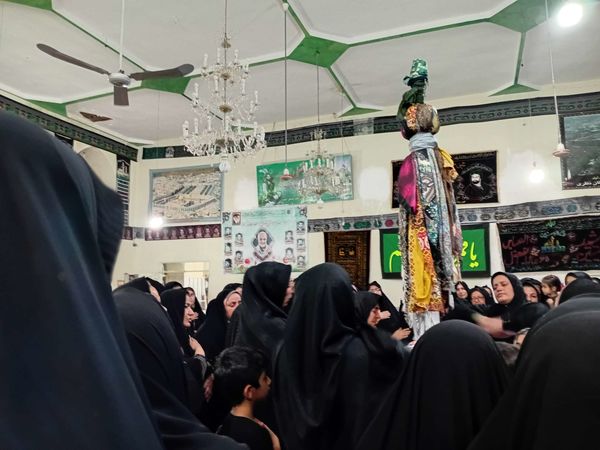  مراسم سینه زنی به مناسبت شهادت حضرت رقیه(س) در روستای عارف آباد
