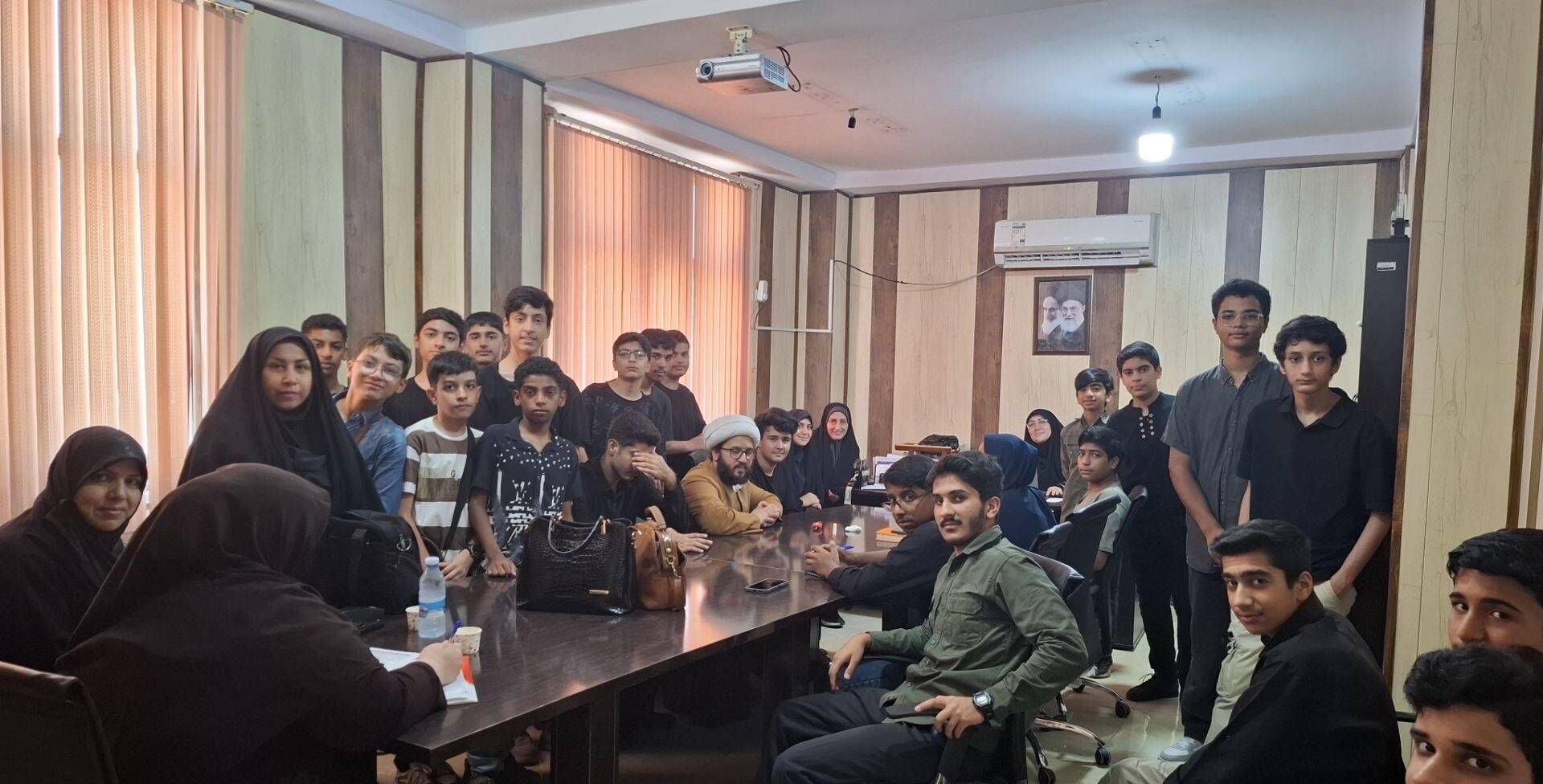 مدرسه فدائیان ولایت الگوی مشارکت فعال دانش‌آموزی است