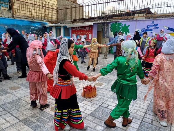 برگزاری جشن چهارشنبه سوری ایمن  در دبستان سارا شهرستان ملارد 