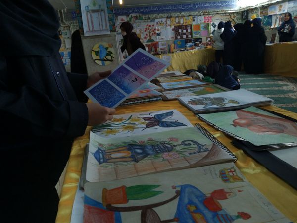 جشنواره هنری «ماها» در دبیرستان معراج ناحیه یک کرج 