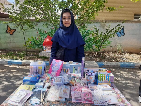 بازارچه کسب‌ و کار با هدف کارآفرینی در آموزشگاه نورایمان