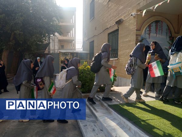 زنگ مهر، نوای امید در دبیرستان فرزانگان ۵ مشهد