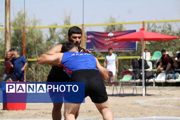 مسابقات کشوری انتخابی تیم ملی کُشتی ساحلی در بناب