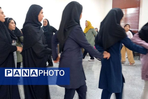 کارگاه آموزشی بازی هدفمند؛ ارتقای مهارت مربیان کودکستان‌های شهریار با ابزارهای نوین