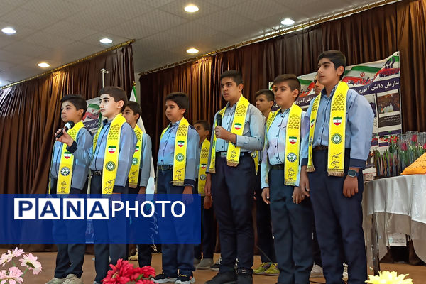 مراسم تجلیل وتقدیر از دانش‌آموز خبرنگاران پانا آباده توسط رئیس سازمان دانش‌آموزی استان فارس