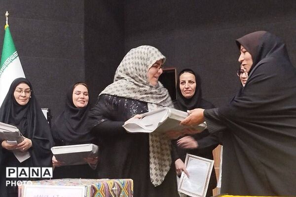 انتخابات انجمن اولیا و مربیان دبیرستان هدی در شهرستان قدس