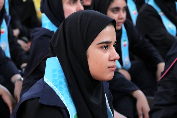 بهارستان دو صحنه همفکری، همدلی و همکاری پیشتازان در همایش یاوران انقلاب
