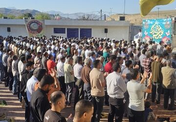 جشن بندگی و اقامه نماز عید فطر در حاجی‌آباد 