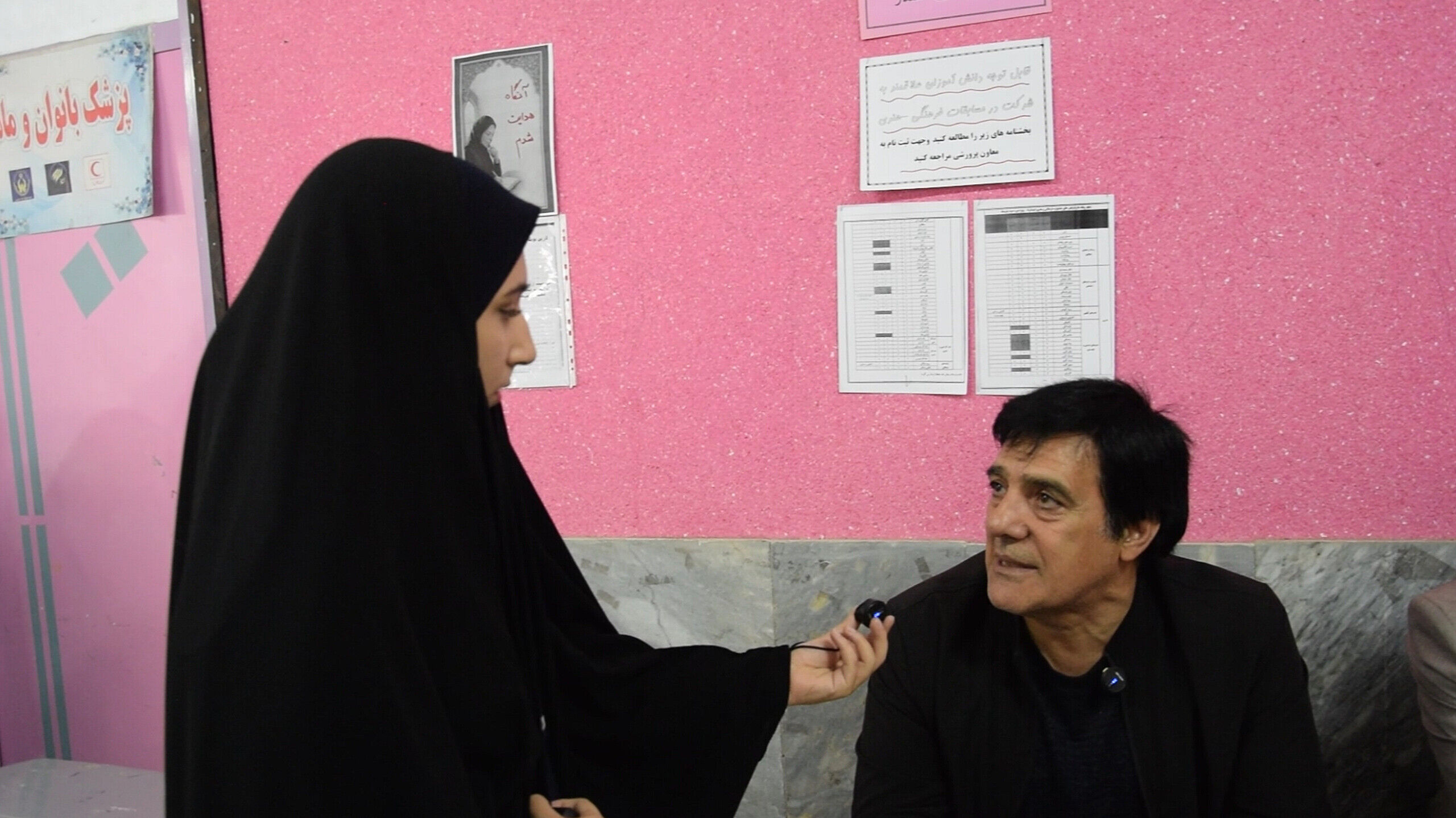 میز خدمت‌رسانی درمانی با هدف کمک به سلامت مردم انجام می‌گیرد