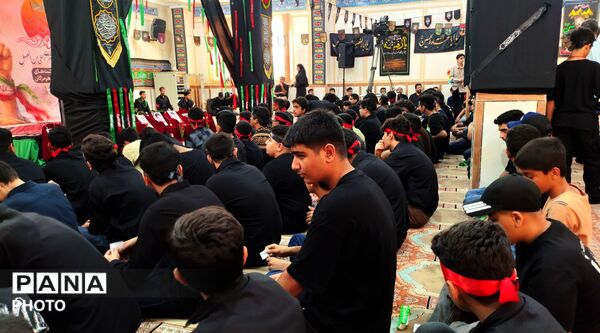 حضور پرشور دانش‌آموزان در چهاردهمین «احلی من‌العسل» بندرعباس