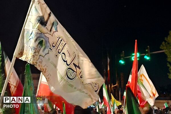 سی شب کنار هم در تجمعات خونخواهی رهبر شهید