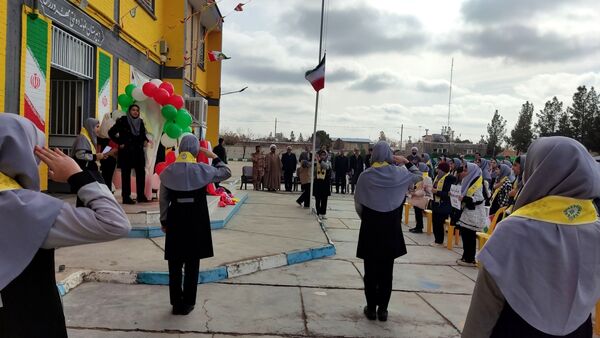 آیین نواختن زنگ انقلاب در دبیرستان نمونه دولتی مهرورزان خواف
