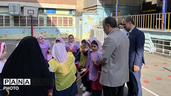 جشن عاطفه‌ها در دبستان علامه طباطبایی منطقه ۶ 