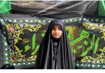 دانش آموزان دبستان زینبیه در سوگ مادر امت، موکب عشق برای حضرت زهرا (س) برپا کردند