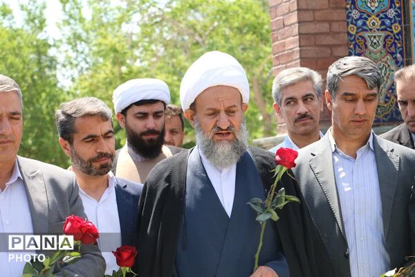 گرامی داشت مقام معلم و آئین گلباران مزار شهدای گمنام