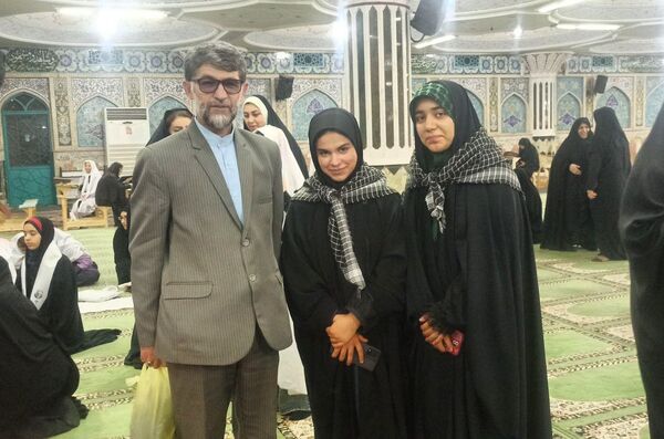 میعادگاه دانش‌آموزان با نماز جمعه