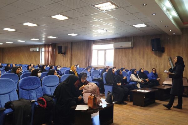 کارگاه آموزشی مراقبین و رابطین سلامت با محوریت آنفلونزا، تغذیه سالم، دخانیات