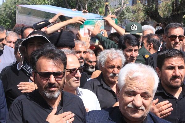 تشییعی که بهارستان را یکپارچه عزادار و مفتخر کرد