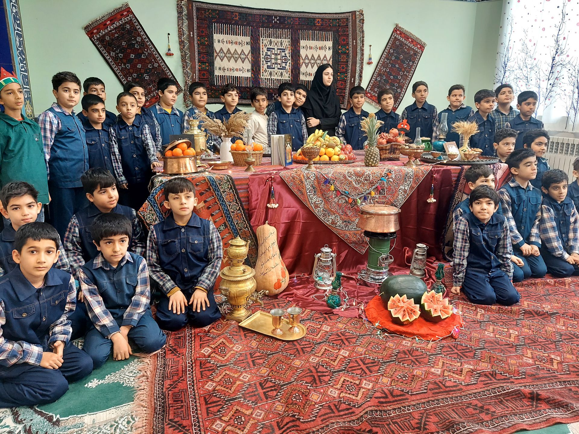 جشن یلدایی در مدرسه شهدای فرهنگی شهرستان شیروان