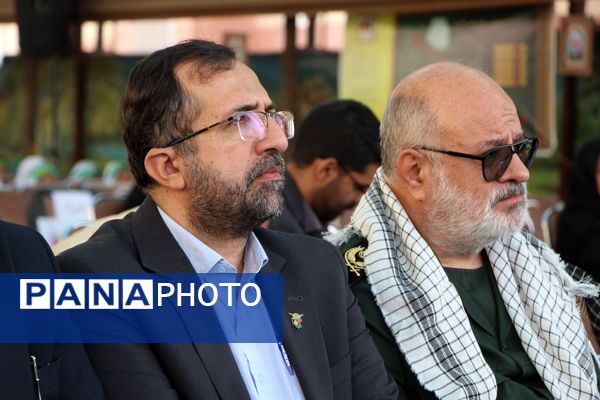 برگزاری یادواره شهدای منا و جنگ ۱۲ روزه در مدرسه شاهد نیک اندیشان