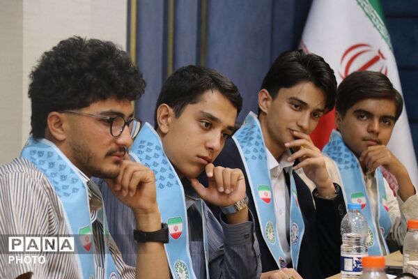 حضور نمایندگان خراسان رضوی در اختتامیه دوازدهمین دوره مجلس دانش آموزی