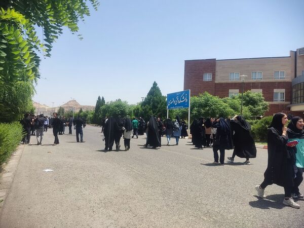 رقابت داوطلبان کنکور رشته تجربی در دانشگاه قم