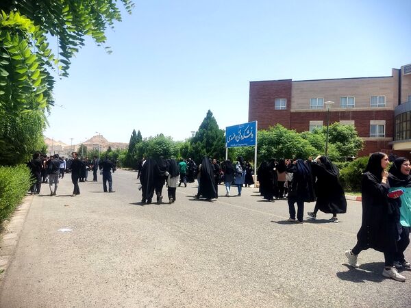 رقابت داوطلبان کنکور رشته تجربی در دانشگاه قم