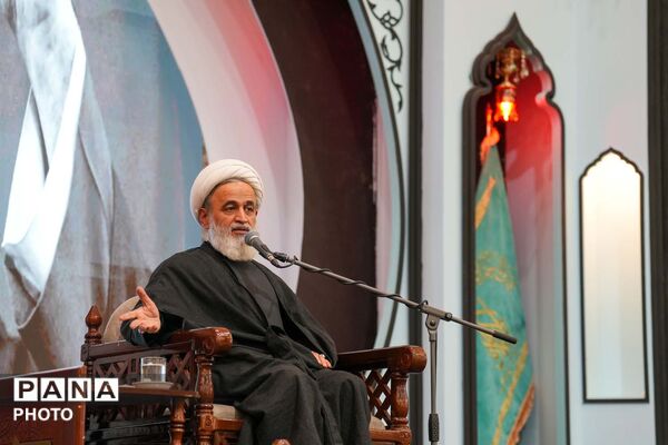 اجتماع بانوان انقلابی به مناسبت چهلم قائد امت و شهدای میناب در مسجد جمکران 