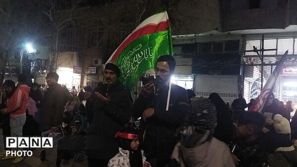 نیشابوری ها قرآن ها را به سر گرفتند-۱ 