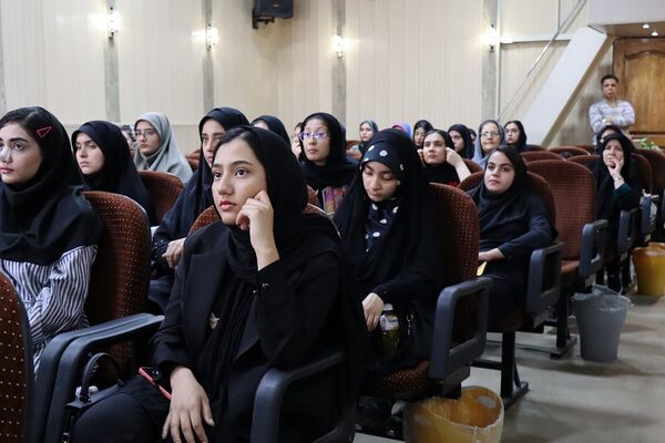 همایش انتخاب رشته کنکور در شهرستان پاکدشت 