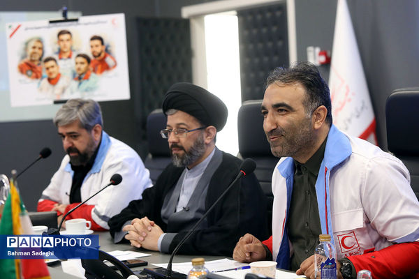 آیین تجلیل از از خبرنگاران هلالیتا