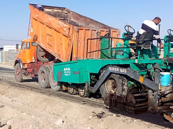 آغاز عملیات آسفالت ریزی در روستای درخت سنجد 