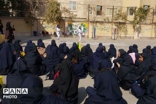 المپیاد ورزشی؛ شور و نشاط دانش‌آموزی در دبیرستان شهید بیاتی