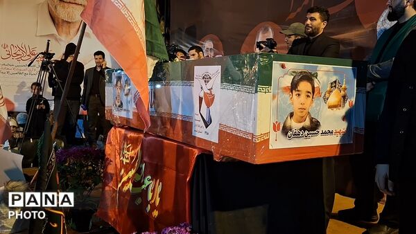 آیین وداع با پیکر دانش آموز شهید محمد حسین دهقان در قم