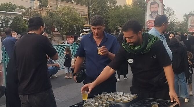 دست هایی که بی صدا خدمت می کنند