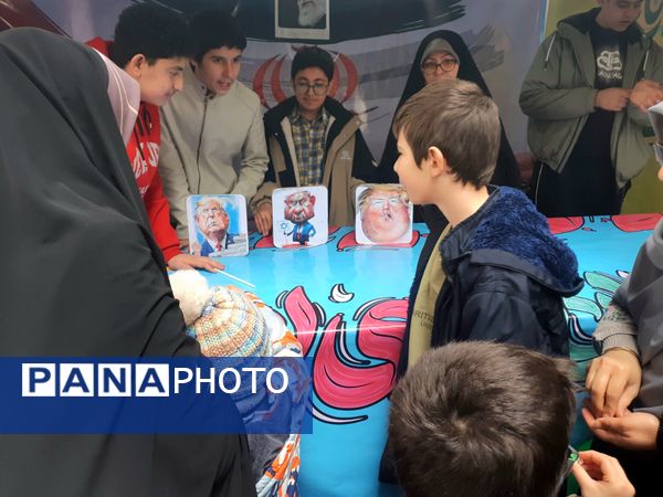 حضور حماسی منطقه ۵ در راهپیمایی ۲۲ بهمن