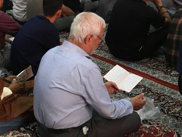 برپایی مراسم دعای عرفه در گلستان شهدای اصفهان