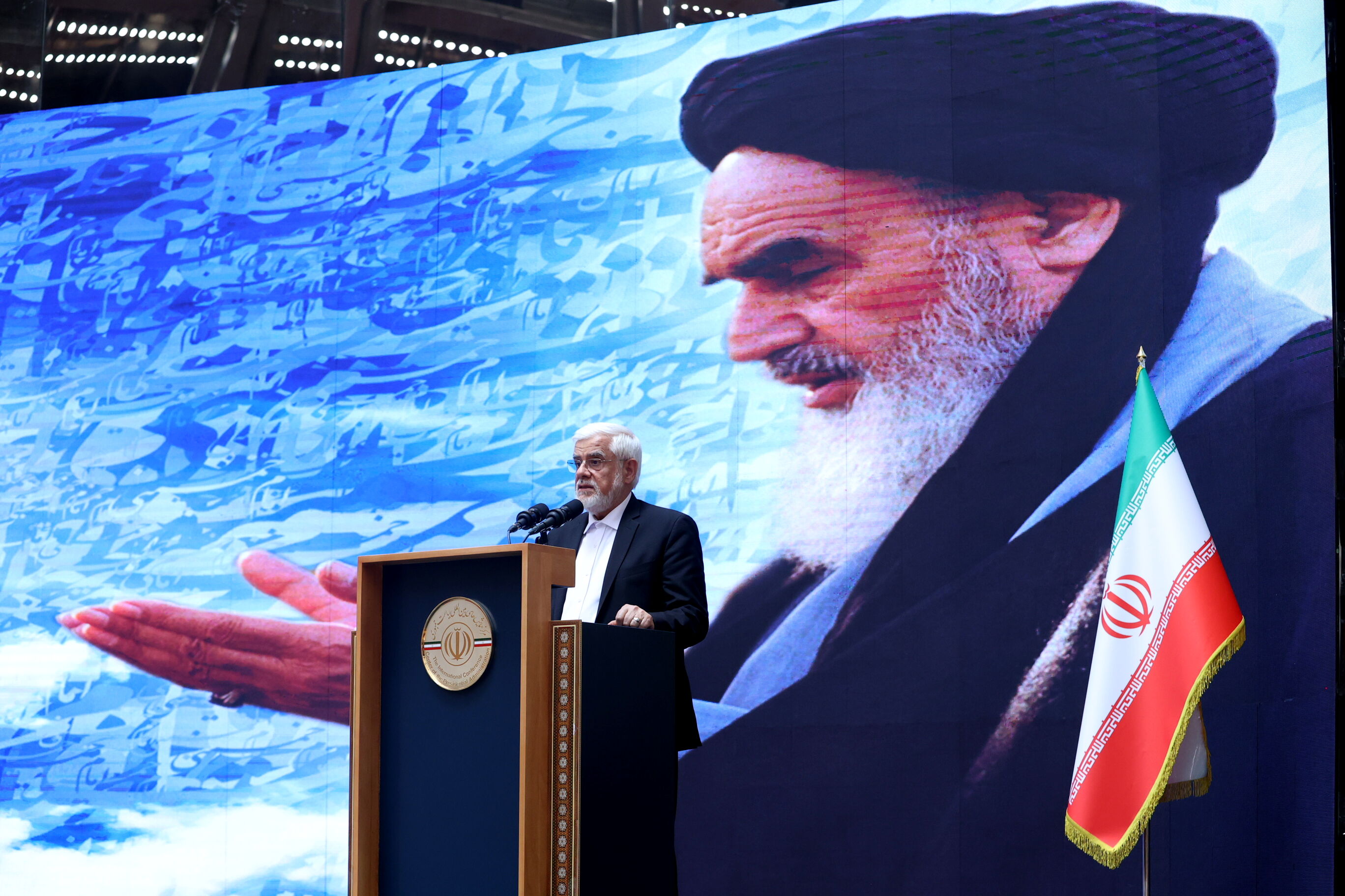 امام خمینی (ره) در بحران‌ها نه به سازش تن داد و نه گرفتار تحجر شد