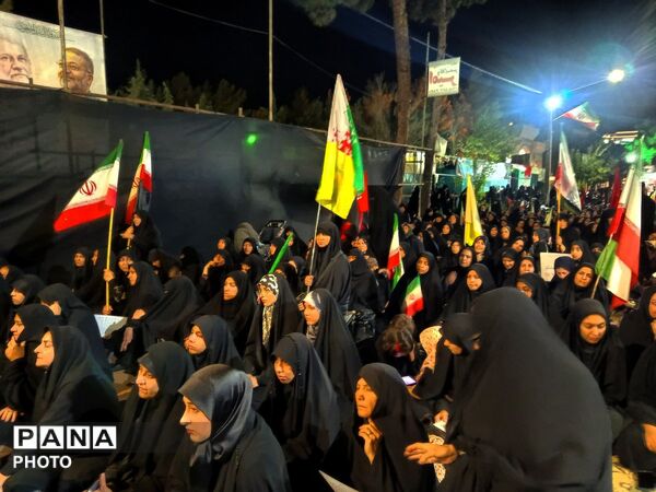 عزاداری شب هفتم محرم در کف خیابان های کاشمر
