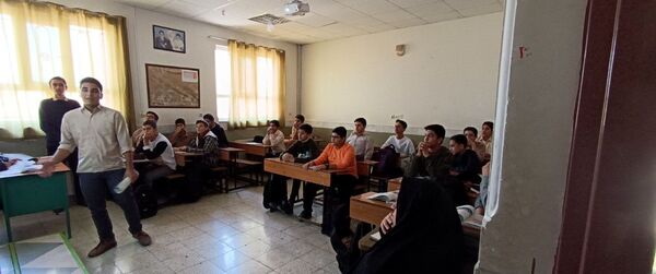 بازدید رئیس کارگروه آموزش متوسطه اداره آموزش و پرورش کاشمر‌ از دبیرستان میثاق