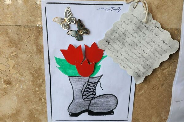 اجرای طرح «لاله‌های روشن» در دبیرستان هیات امنایی فرزانگان با هدف ترویج فرهنگ ایثار