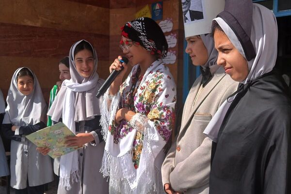 برگزاری مراسم روز دانش‌آموز در مدارس بهارستان‌دو