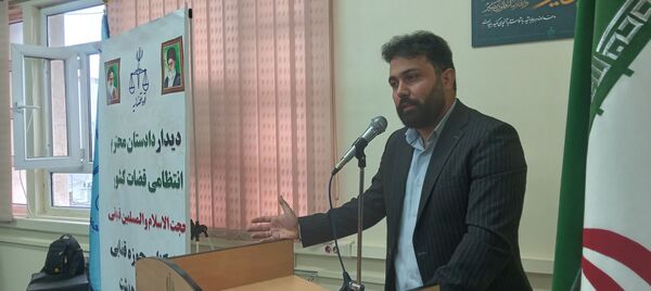 بازدید میدانی دادستان انتظامی قضات در کوهدشت و دیدار با کارکنان و خانواده شهدا