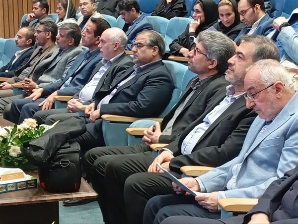 آیین تجلیل از واحدهای نمونه استاندارد و سفیران دانش‌آموزی استاندارد