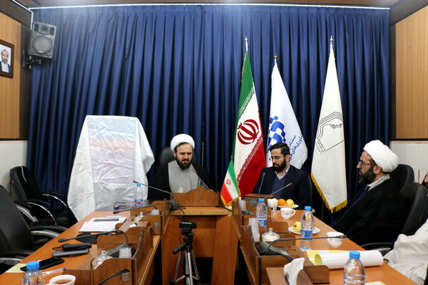 آیین رونمایی از پوستر طرح ملی آموزش هوش مصنوعی «نوآموز»  در قم