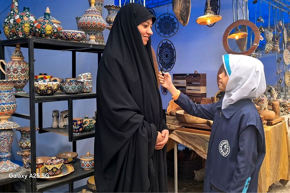 نمایشگاه نوروزی صنایع دستی کرمانشاه، میزبان هنرهای دست‌ساز ایرانی در طاق بستان است